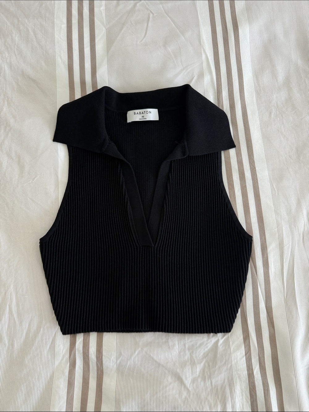 Babaton Black Ribbed Sleeveless Polo Crop Top V-Neck